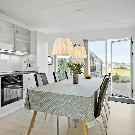 3 Bedroom Stunning In *