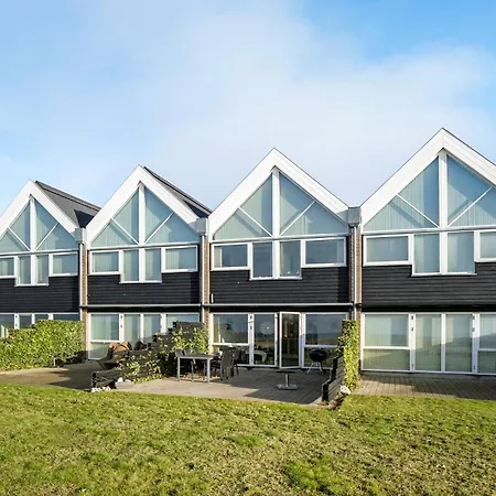 Dom wakacyjny 3 Bedroom Stunning In *