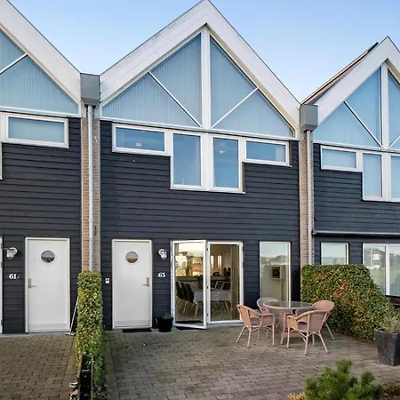 3 Bedroom Stunning In *